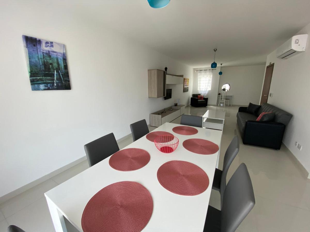 Sunshine Apartments Mellieha - Modern Three Bedroom Apartment - Apt No 1 Exteriör bild